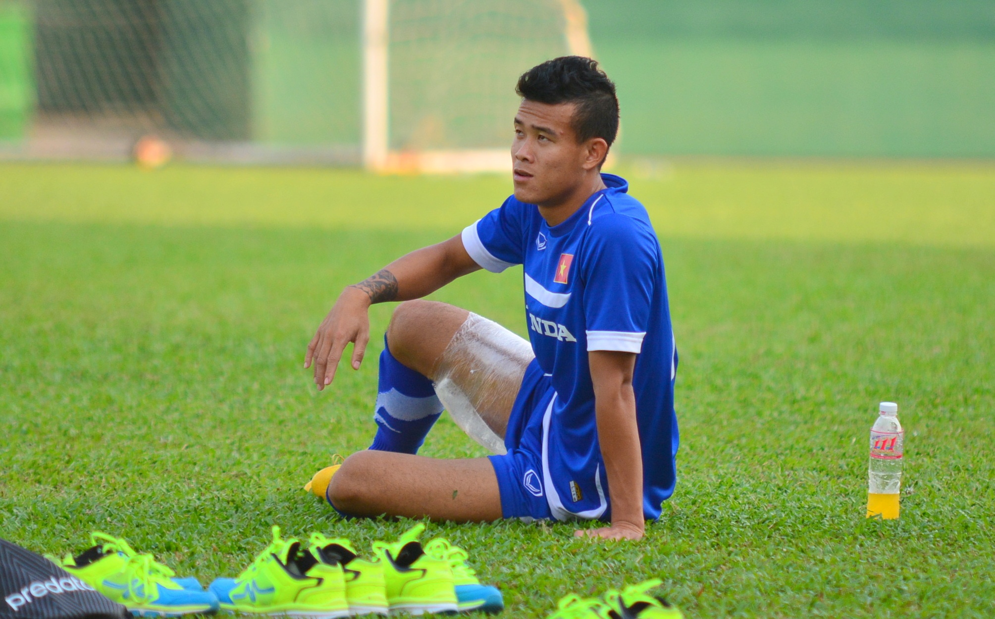 Olympic Viet Nam them nguoi, them chan thuong hinh anh