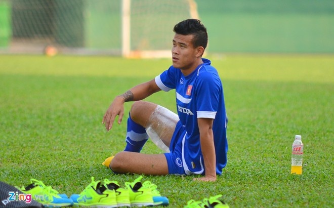 Nguyễn Thanh Hiền ngậm ngùi chia tay Olympic Việt Nam vì chấn thương. Ảnh: Hoàng Tâm.