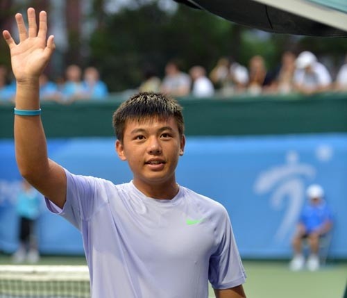 Ly Hoang Nam vao chung ket 2 noi dung giai quan vot Malaysia hinh anh