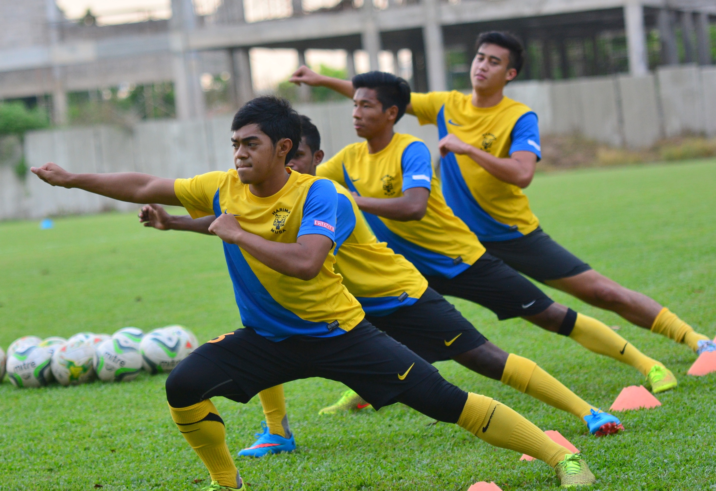 Can canh doi thu chinh cua Olympic Viet Nam hinh anh