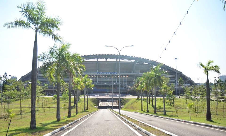 Sân Shah Alam không có vẻ gì là nơi sắp diễn ra một giải đấu bóng đá khi không khí rất trầm lắng. Ảnh được chụp vào sáng 26/3, tức một ngày trước khi vòng loại U23 châu Á khởi tranh.