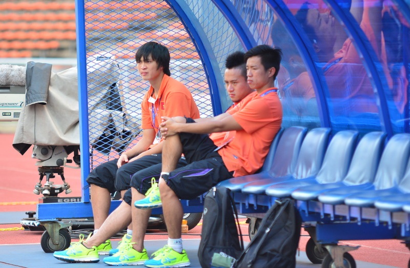 Dinh chan thuong, Tuan Anh lo tran gap U23 Macau hinh anh