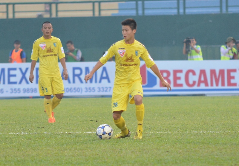 Tien ve doi U23 vua ve nuoc da thi dau tai V.League hinh anh
