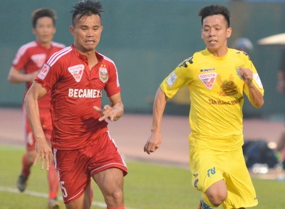 B.Binh Duong tro lai ngoi dau V.League hinh anh
