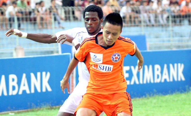 Vo Huy Toan ghi diem voi HLV Miura hinh anh