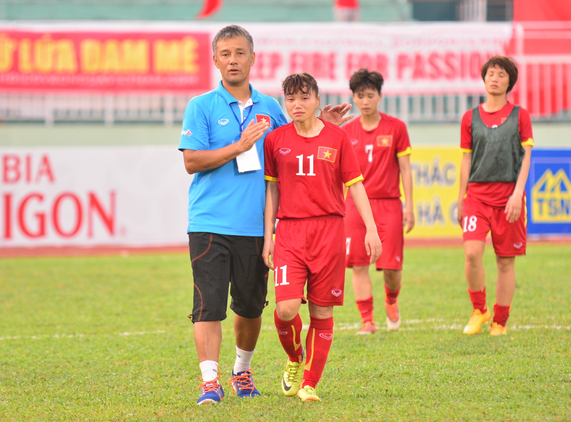 Thua dau phut cuoi, tuyen thu nu Viet Nam bat khoc hinh anh