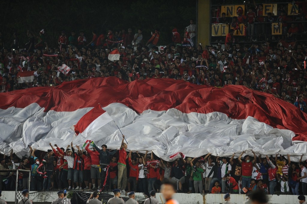 Bong da Indonesia bi phat, tuyen Thai Lan huong loi hinh anh