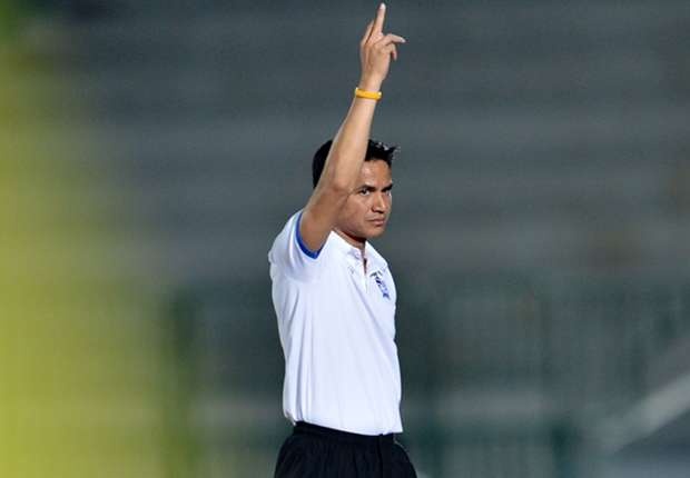 Kiatisak muon hoc tro tap trung vao tran dau voi U23 VN hinh anh