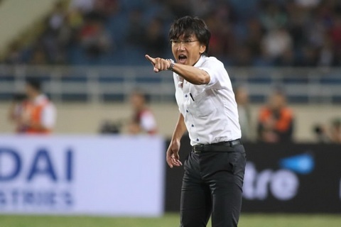 HLV Miura muon hoc tro quen that bai truoc Thai Lan hinh anh