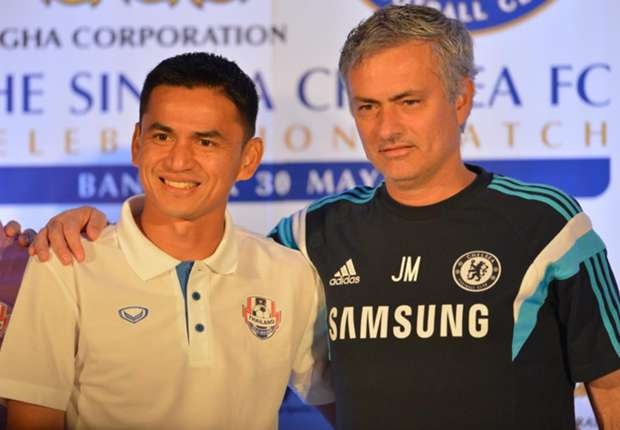 Kiatisak hao huc so tai cung than tuong Mourinho hinh anh