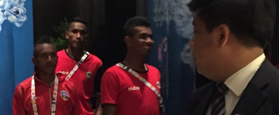 HLV Dong Timor soc vi cau thu dinh nghi an dan xep ty so hinh anh