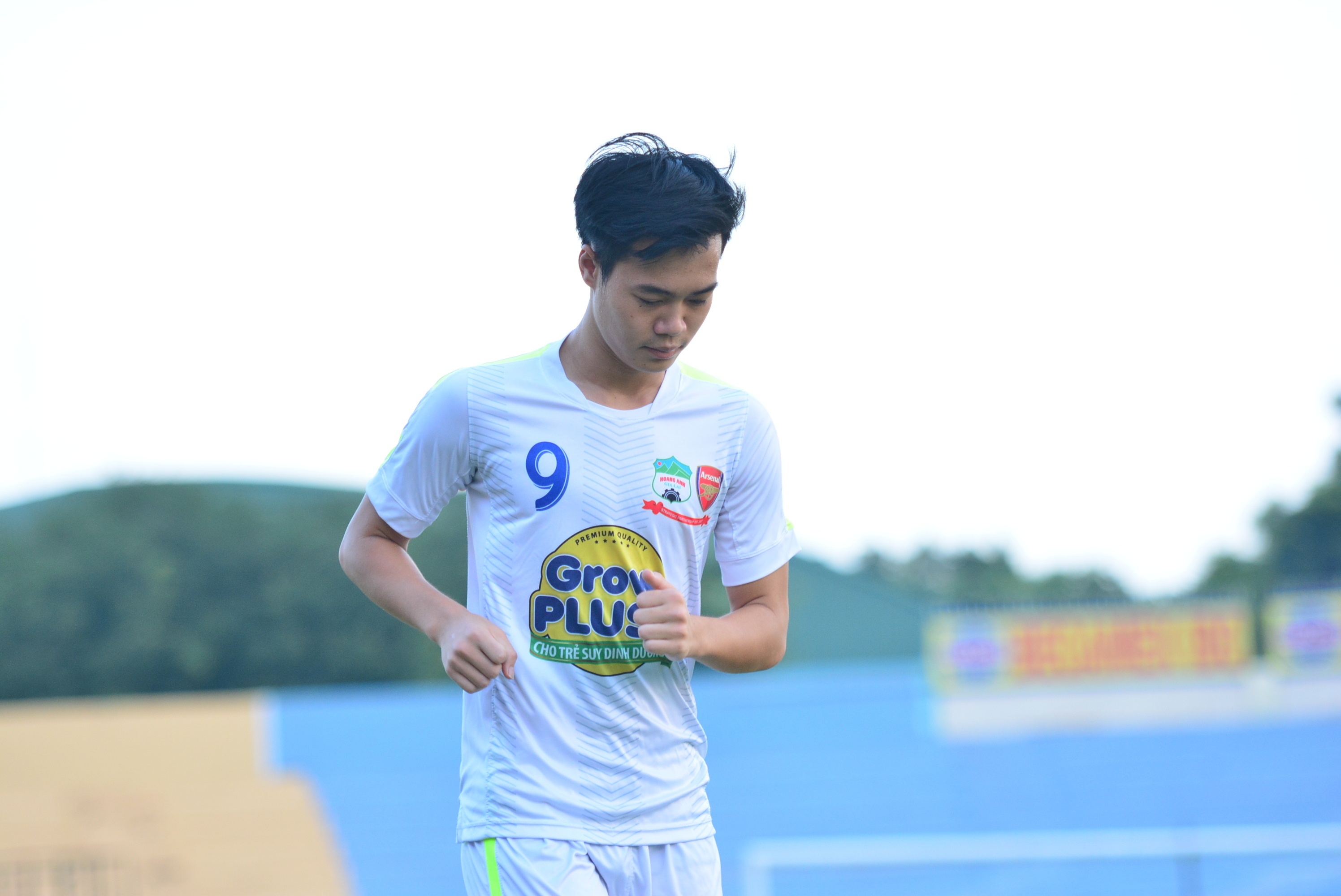 Van Toan chan thuong, Xuan Truong tro lai hinh anh