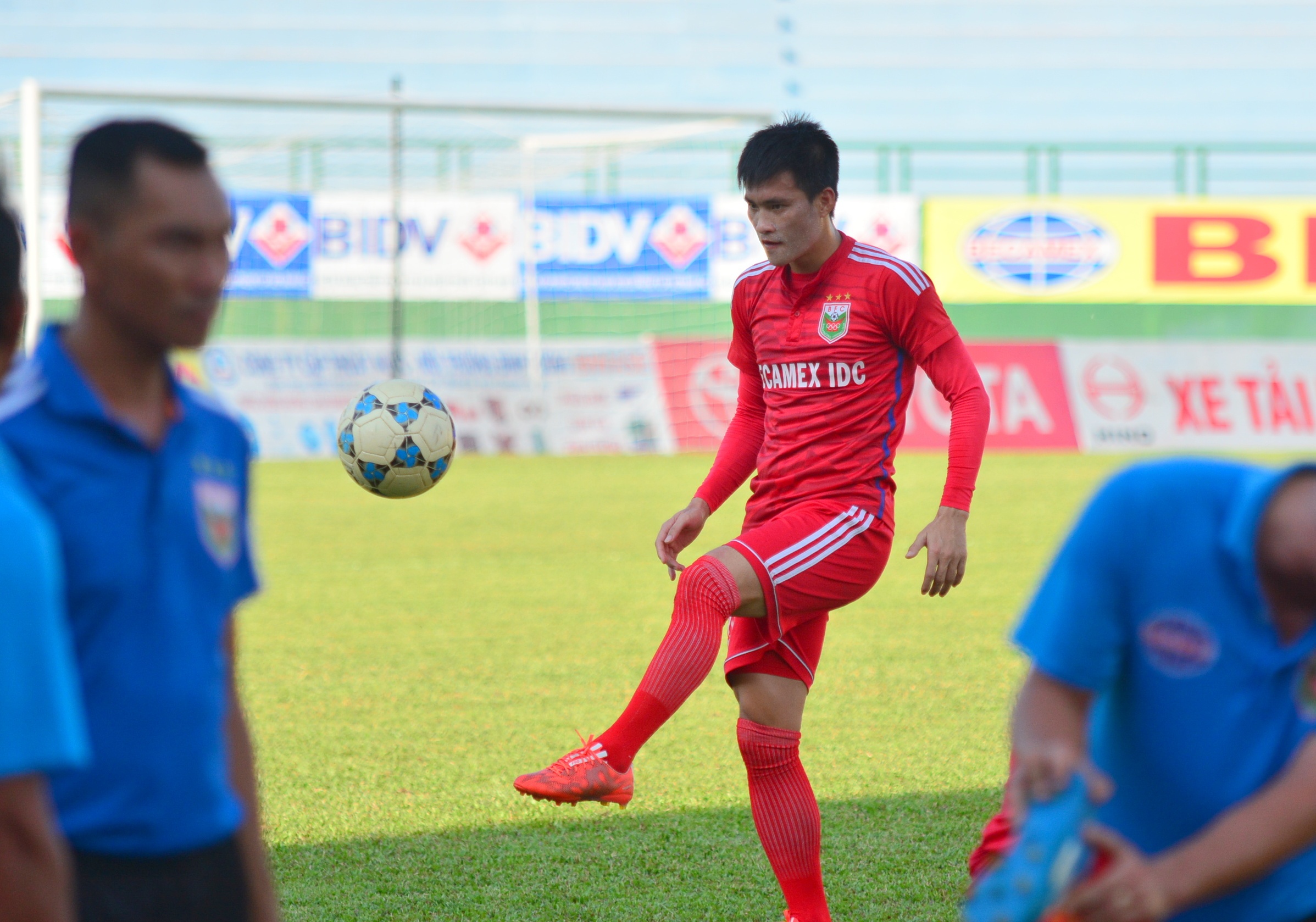 Công Vinh rất háo hức khi đối đầu cùng HAGL. Anh khẳng định B.Bình Dương sẽ không chủ quan, thi đấu tập trung để giành trọn 3 điểm.