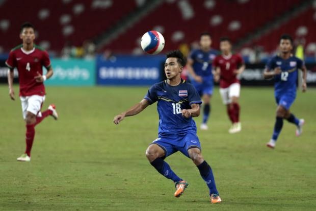Chan thuong nang, ‘Messi Jay’ Thai Lan lo tran gap Iraq hinh anh