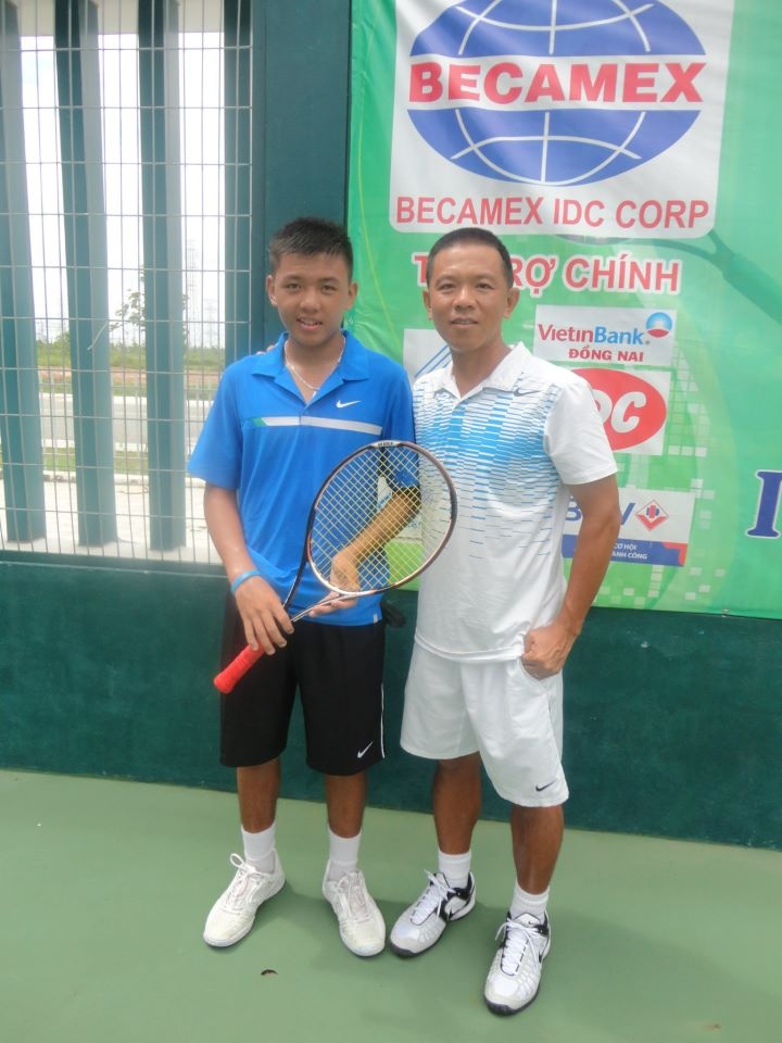 HLV Trần Đức Quỳnh là người có ảnh hưởng cực lớn đến thành công của Lý Hoàng Nam. Chính là người đã đề ra hướng đi hợp lý để Hoàng Nam phát triển tài năng, bất chấp những mâu thuẫn với Liên đoàn quần vợt Việt Nam. 