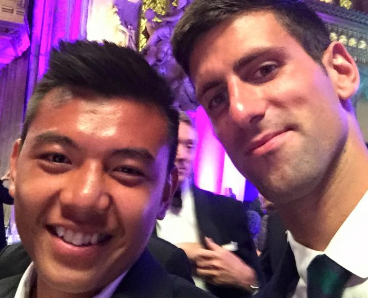 Ly Hoang Nam khoe anh du tiec vo dich cung Djokovic hinh anh