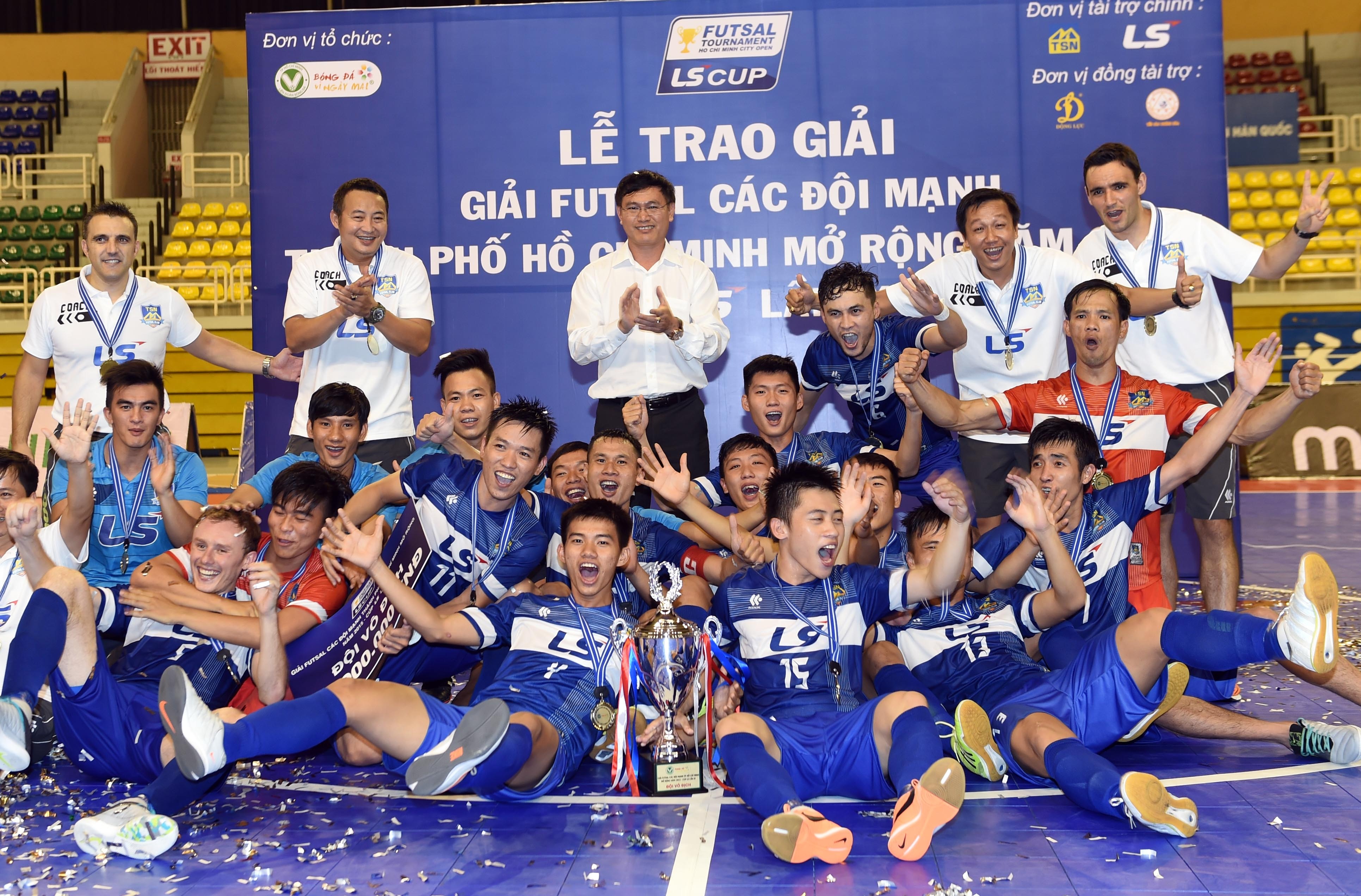 Sao quoc te giup Thai Son Nam vo dich giai TP HCM mo rong hinh anh