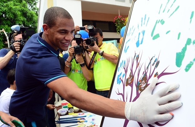 Tien ve Man City tu tin thay the nguoi vang mat hinh anh