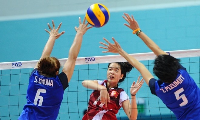 Bong chuyen nu Viet Nam danh bai U23 Thai Lan o VTV Cup hinh anh