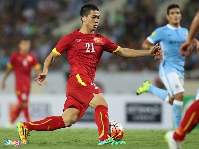 Công Phượng có lần đầu khoác áo ĐTQG khi gặp Man City. Đó là sự ưu ái của HLV Miura dành cho anh. 