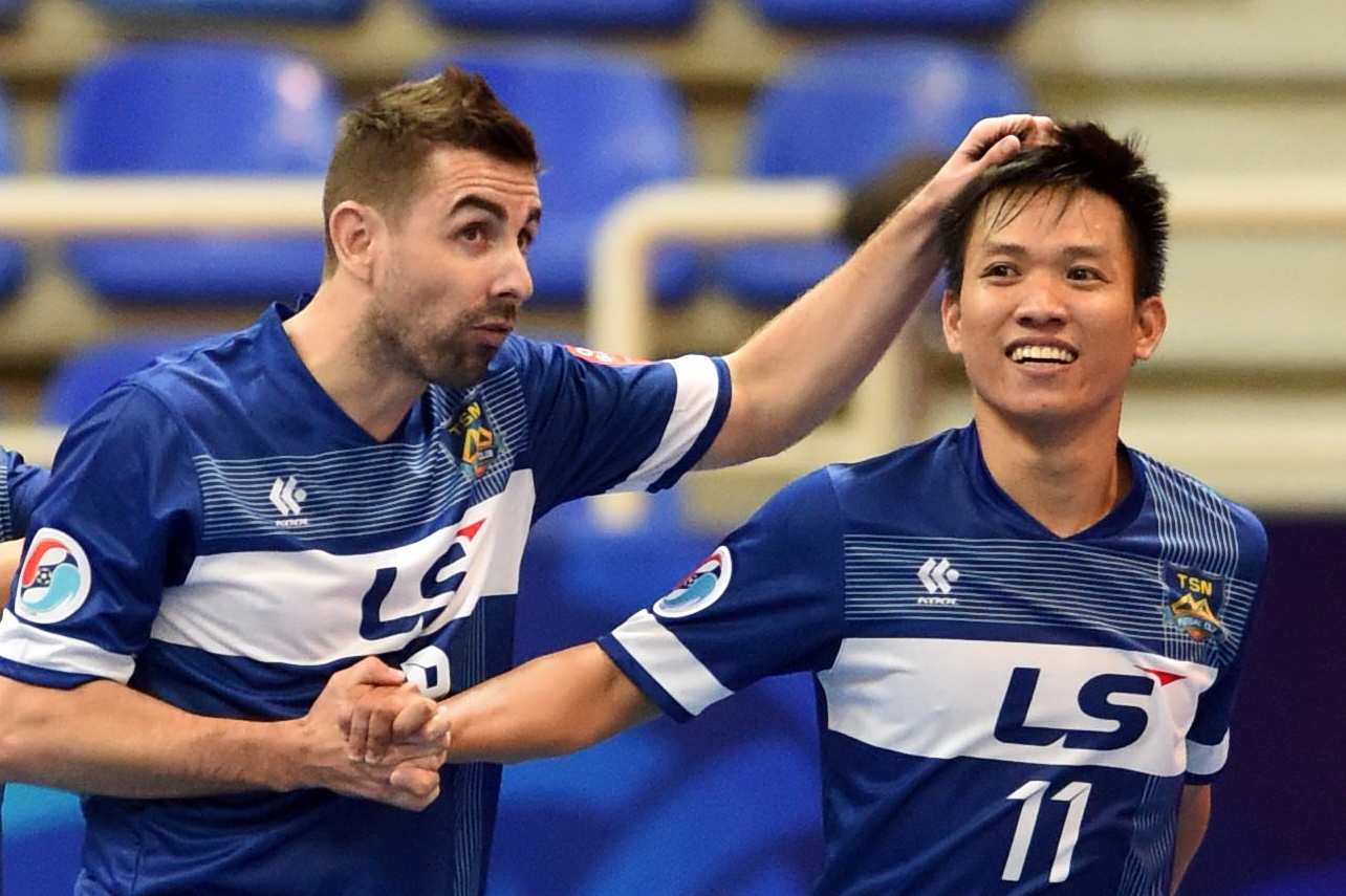 Thai Son Nam thang CLB futsal Trung Quoc 5-1 hinh anh