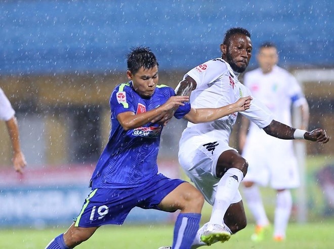 Vua pha luoi V.League vang mat vo thoi han do benh la hinh anh