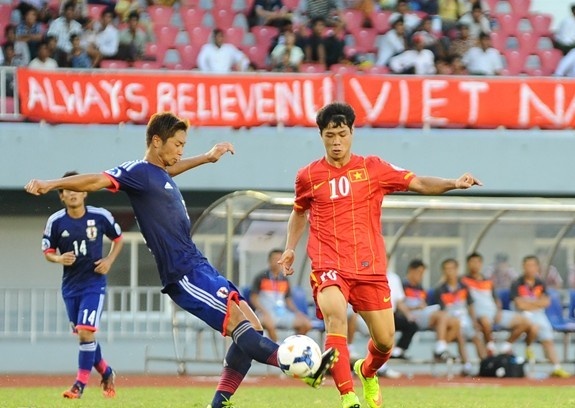 Tuyen trach vien J.League den tham lo HAGL-Arsenal JMG hinh anh