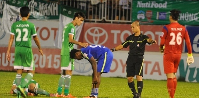 BTC V.League phu nhan HAGL bi danh hoi dong hinh anh
