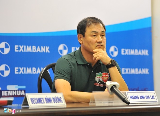 HLV Choi Yoon Gyum là HLV duy nhất dẫn dắt HAGL 3 mùa bóng liên tiếp. Ảnh: Nguyễn Đăng.