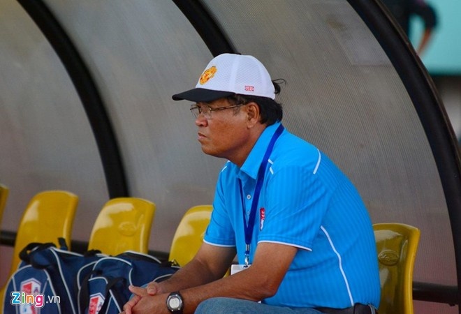 HLV Trần Bình Sự đã chuẩn bị sẵn những phương án để tiếp đón HAGL. Ảnh: Hoàng Tâm.