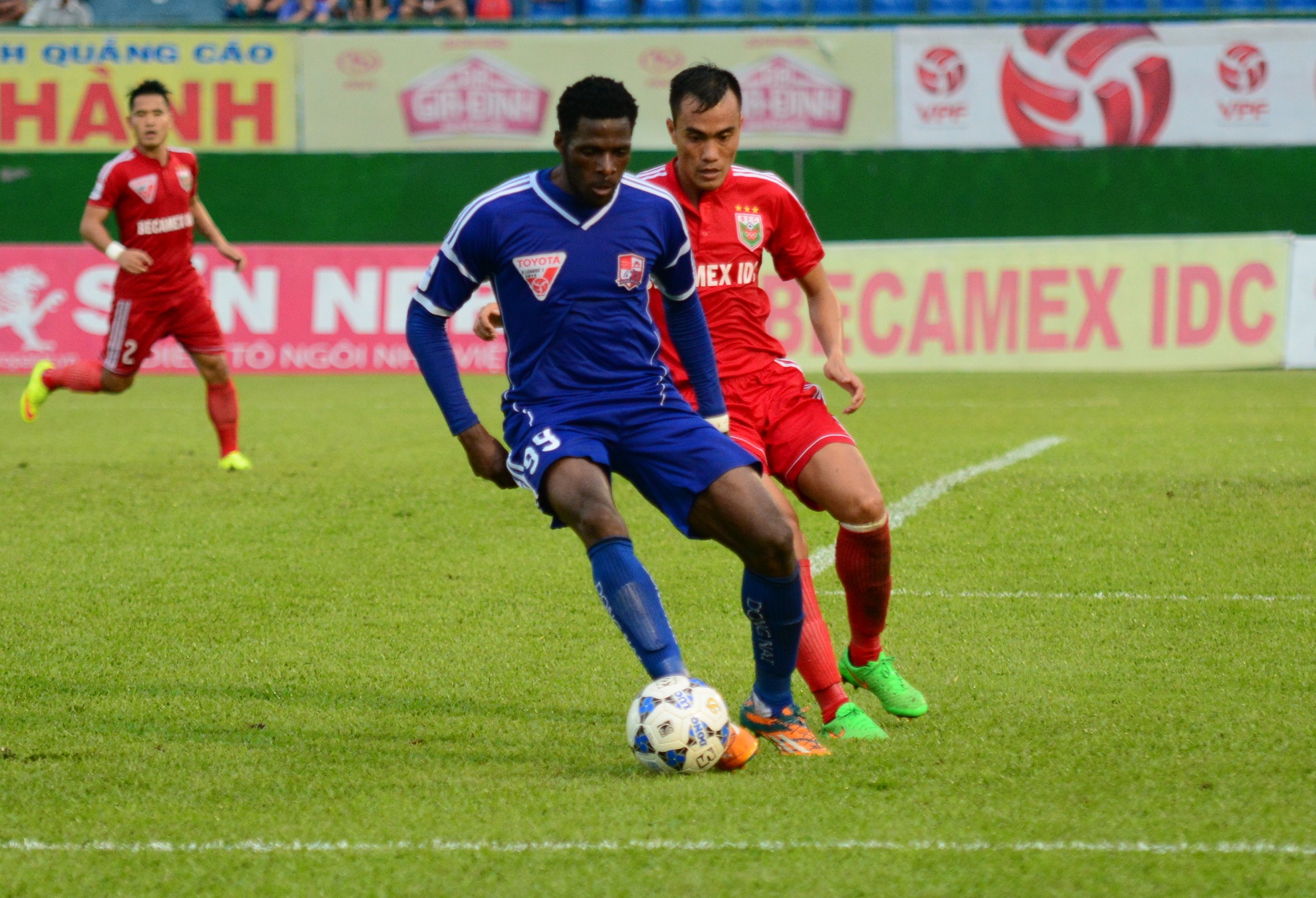 Dong Nai tra no cau thu, siet chat ky luat truoc tran HAGL hinh anh