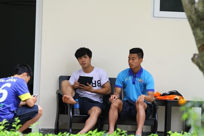 Cau thu HAGL bi cam trai, khong su dung dien thoai hinh anh