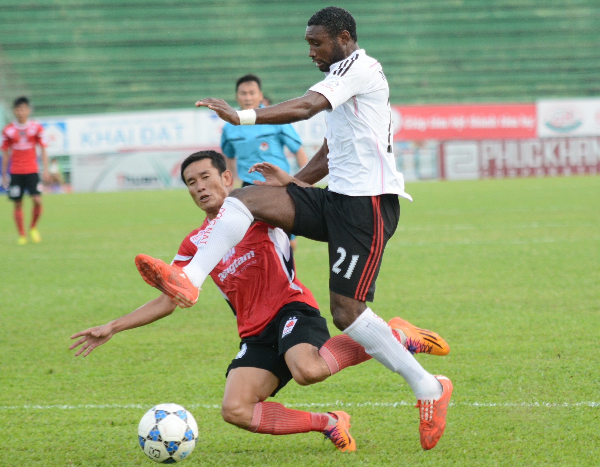 Jose Nsi thi đấu xuất sắc, lập cú đúp cùng một đường kiến tạo nhưng vẫn không thể giúp Đồng Nai có chiến thắng.