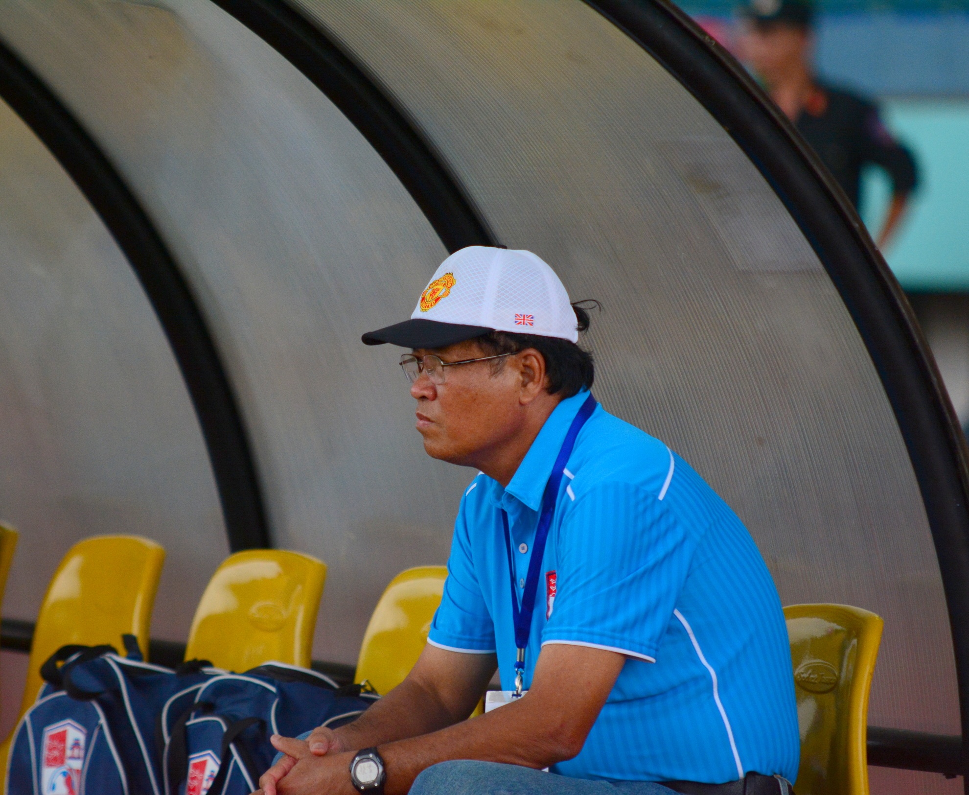 HLV Dong Nai: ‘Toi se nghi, khong nuot loi nhu Blatter’ hinh anh