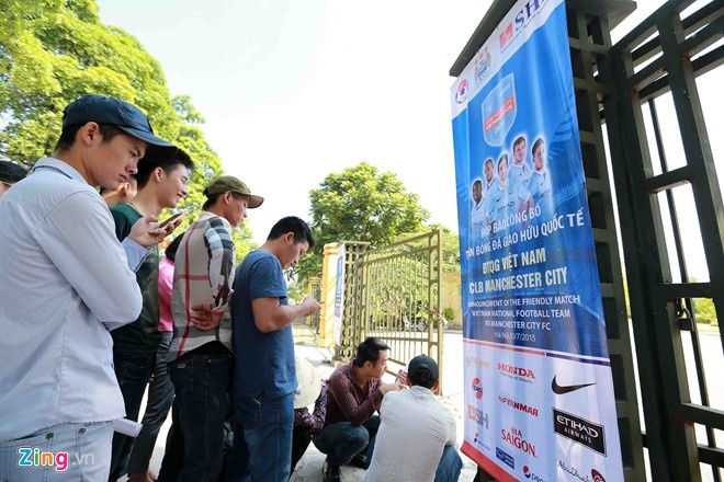 Hai trận đấu của ĐTVN trong tháng 10 nhiều khả năng có nhiều CĐV xếp hàng đến mua vé. 