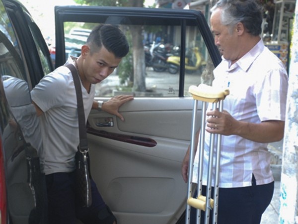 Anh Khoa, Abass co co hoi tro lai san co hinh anh