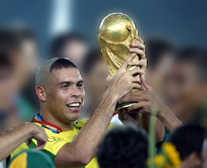 Ronaldo, Rivaldo co the sang Viet Nam da giao huu hinh anh