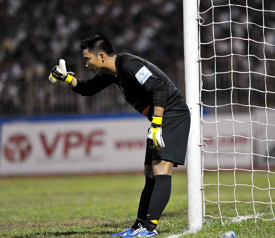 Doi bong bau Duc chieu mo thu mon DTQG hinh anh