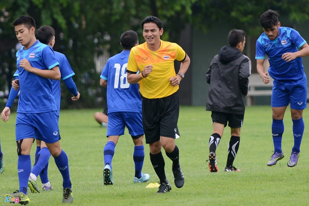 Kiatisak  rất tự tin vào sức mạnh của tuyển Thái Lan. Ảnh: Anh Tuấn