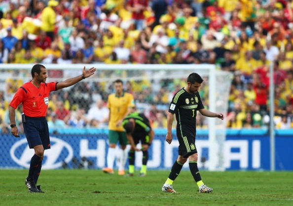 Trọng tài Nawaf Shukralla điều khiển trận Tây Ban Nha - Australia tại World Cup 2014.