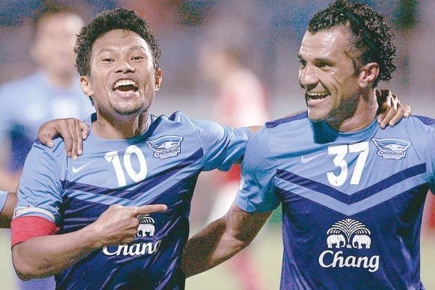 Chonburi không phải là đội bóng nổi tiếng nhất của Thái Lan hiện tại nhưng họ có đến gần 10 nhà tài trợ, giúp đội có doanh thu rất ổn định.