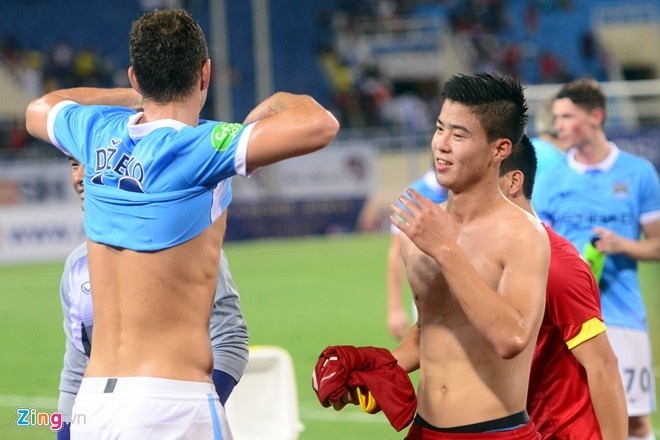 Duy Mạnh bắt đầu được gọi lên ĐTQG từ trận gặp Man City