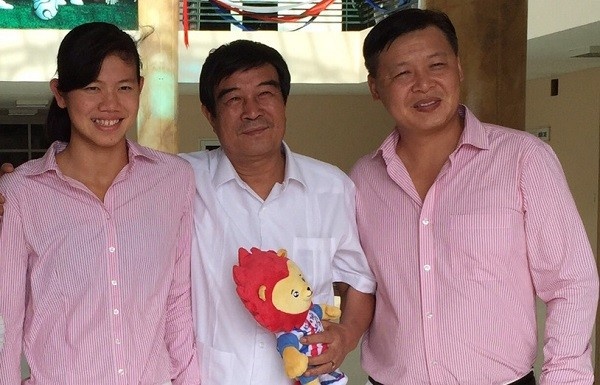 Nhan thuong TV, Anh Vien tri an nhung nguoi mang on hinh anh