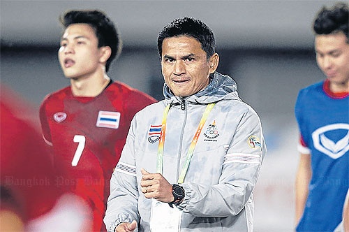 Thai Lan treo thuong dam cho thay tro Kiatisak hinh anh