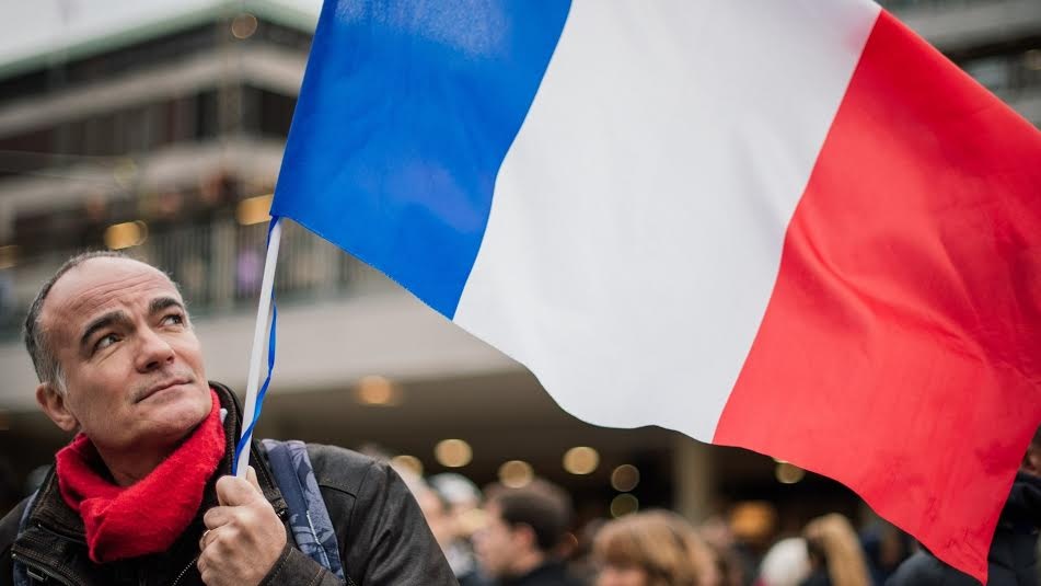 Nuoc Phap va moi lo EURO 2016 mat di khong khi ngay hoi hinh anh