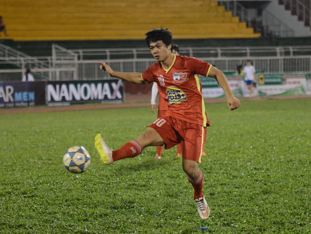 Cong Phuong muon choi het minh truoc khi sang Nhat Ban hinh anh