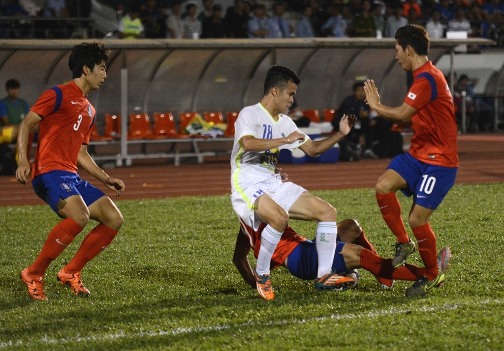 HLV U19 Han Quoc: ‘Toi khong an tuong cau thu cua HAGL’ hinh anh