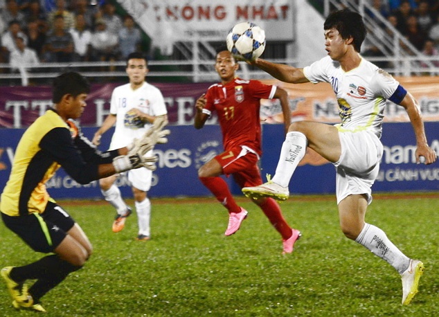 HLV U21 Myanmar khong tiec loi khen Tuan Anh, Cong Phuong hinh anh