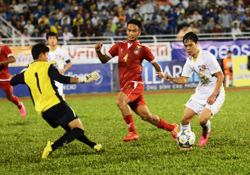 ‘U21 HAGL chi biet tan cong, khong biet phong ngu’ hinh anh