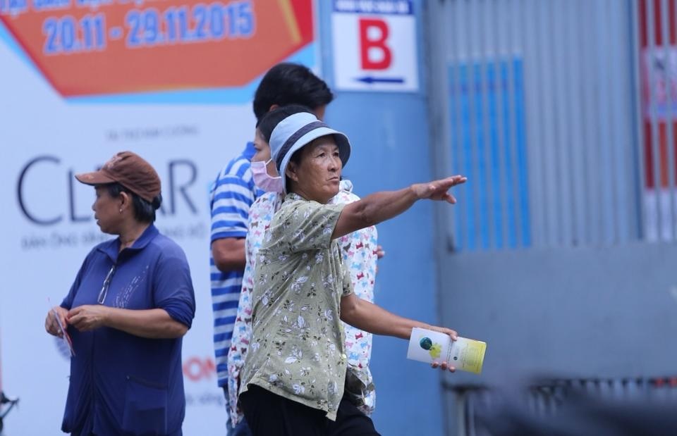 Dan phe thoi gia ve xem chung ket U21 HAGL - U19 Han Quoc hinh anh